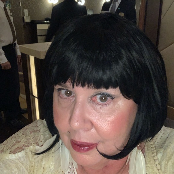 Meet your Posher, Elizabeth - Picture 5 of 17